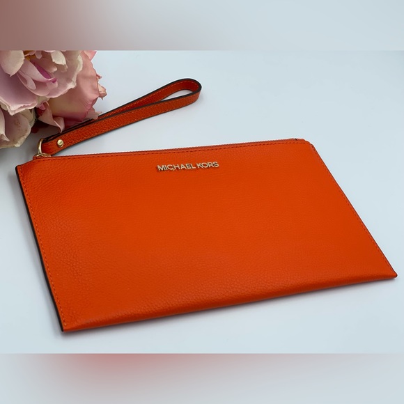 Michael Kors Jet Set Large Leather Clutch Wristlet - Picture 3 of 11